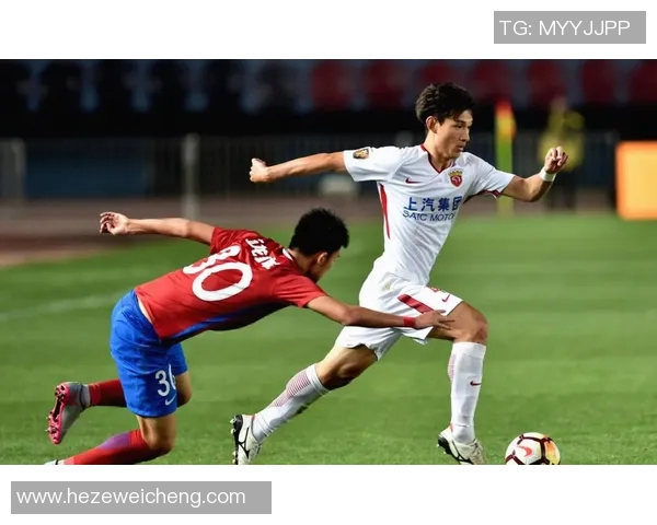 上港与重庆精彩对决重播回顾赛场瞬间与精彩进球分析 上港与重庆精彩对决重播回顾赛场瞬间与精彩进球分析