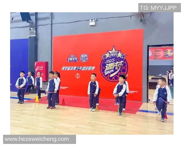 篮球明星挑战自我跨界举重展现力量与毅力的完美结合